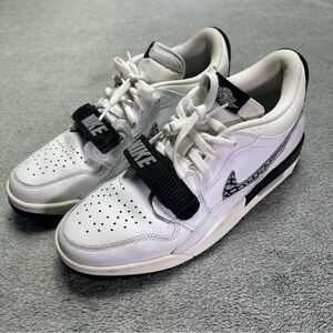 Nike White and Black Low-Top Sneakers with Patterned Swoosh Size 9.5
